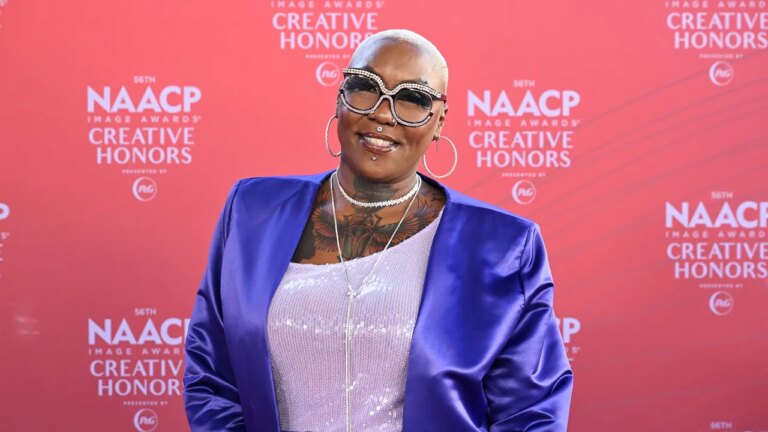 Lizzo appelle à l&rsquo;action et à la communauté après la mort de Shirley Raines : « Le monde entier a besoin de la connaître »