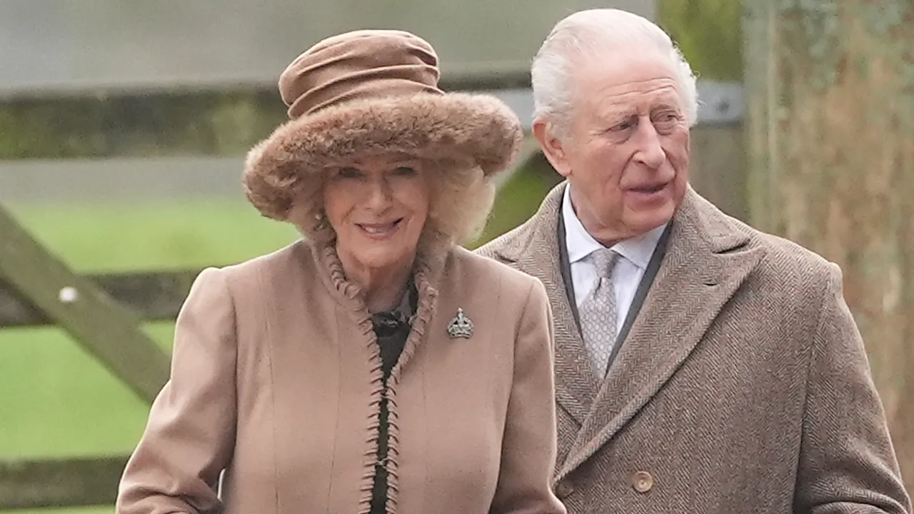 La reine Camilla portait une broche qui pourrait symboliser son soutien au roi Charles