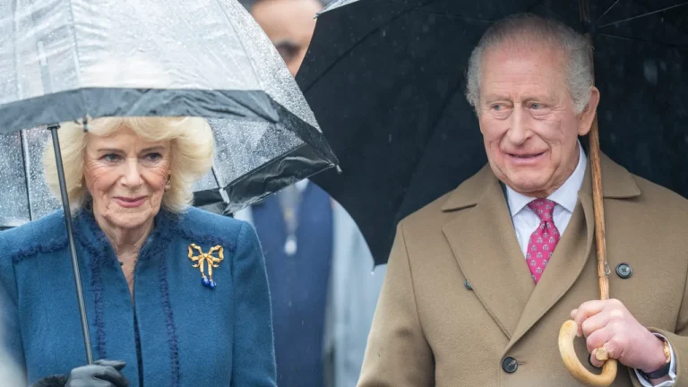 Après l&rsquo;arrestation d&rsquo;Andrew Mountbatten-Windsor, « le spectacle doit continuer » pour la famille royale