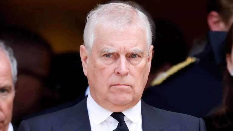 Andrew Mountbatten-Windsor arrêté pour suspicion de mauvaise conduite dans l&rsquo;exercice d&rsquo;une fonction publique, à la suite des révélations d&rsquo;Epstein