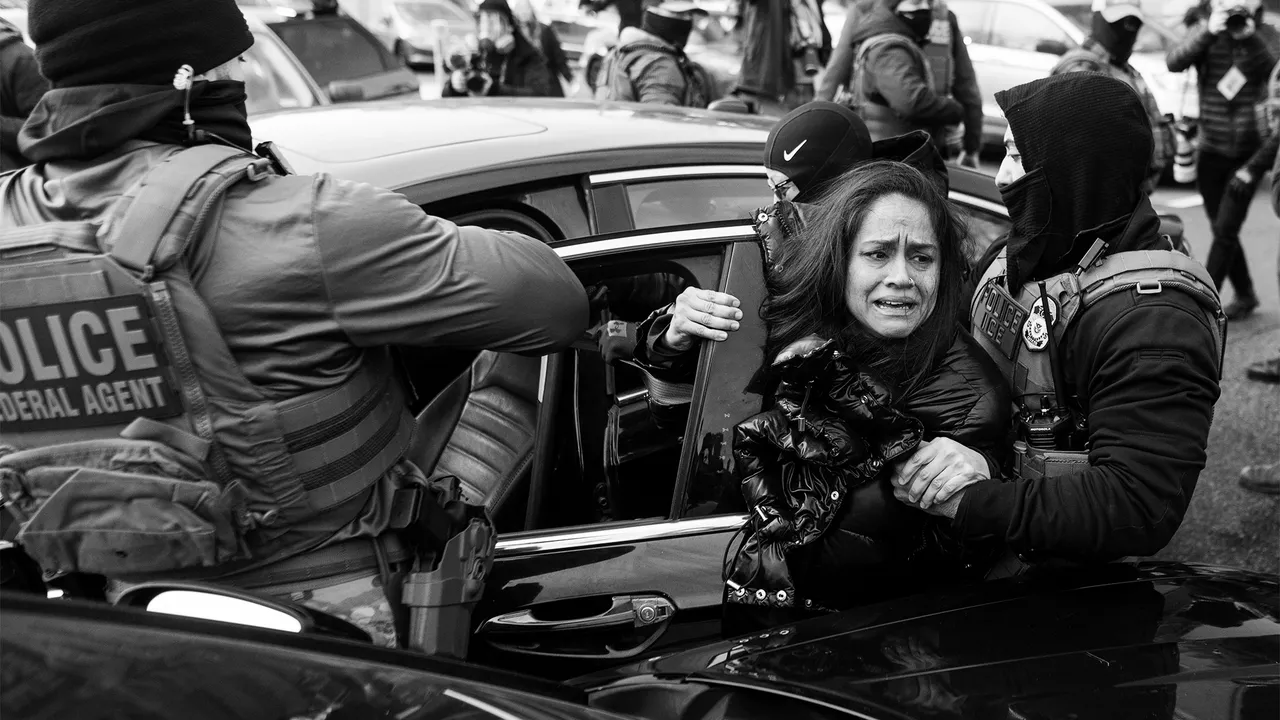 « Vous répondrez en enfer » : les familles de certains agents de l'ICE s'expriment