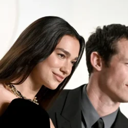 Dua Lipa et Callum Turner se marient à Londres, affirmant légalement leur statut de couple préféré d&rsquo;Internet