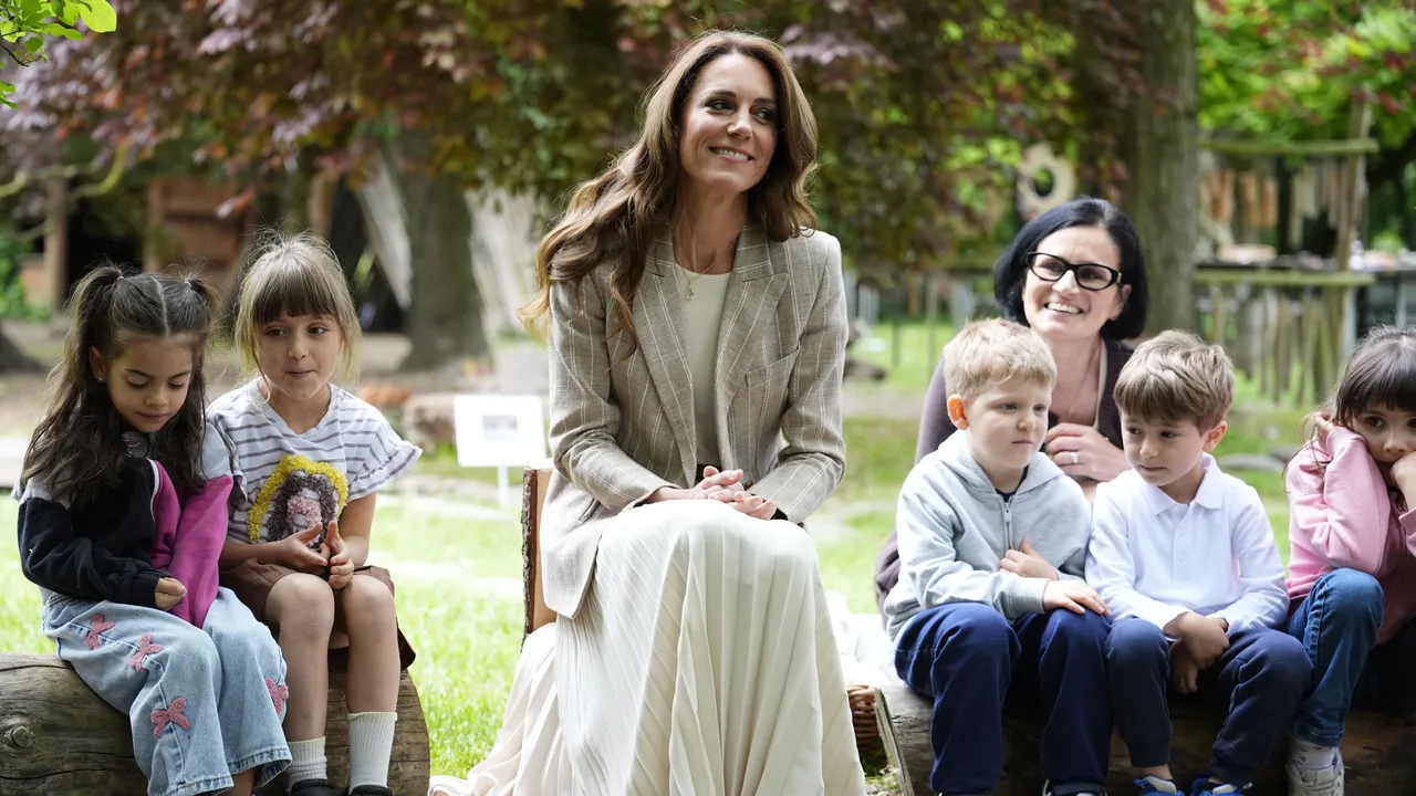 Kate Middleton rend visite aux jardins d'enfants lors du dernier jour de son voyage en Italie : « J'aimerais que toutes les écoles du monde soient comme ça »
