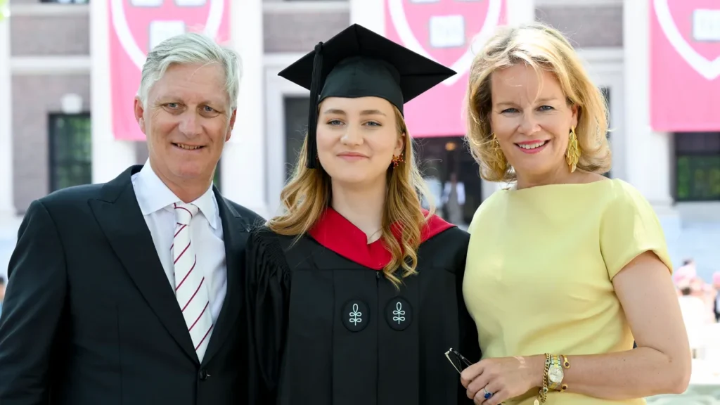 Bientôt, elle sera reine de Belgique. Mais ces deux dernières années, elle était la princesse de Harvard.
