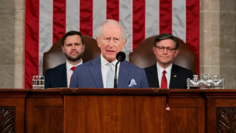 Pourquoi le discours du roi Charles au Congrès a été le « moment le plus important de son règne », selon un auteur