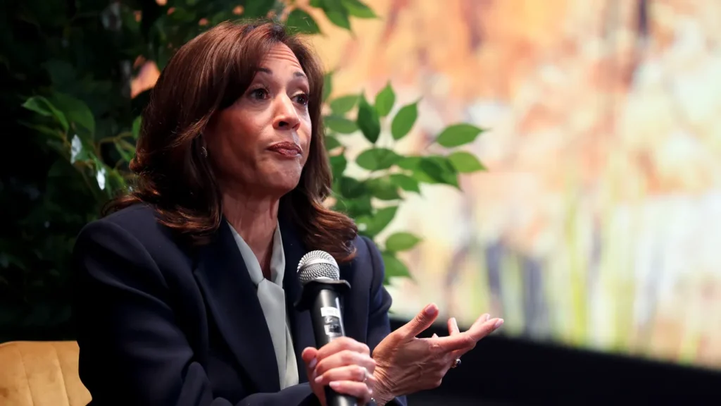 Un initié de la campagne Kamala Harris soupçonne que Joe Rogan a empilé le jeu pour Donald Trump
