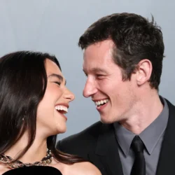 Dua Lipa et Callum Turner terminent leur week-end de mariage avec une journée tranquille à la Villa Igiea