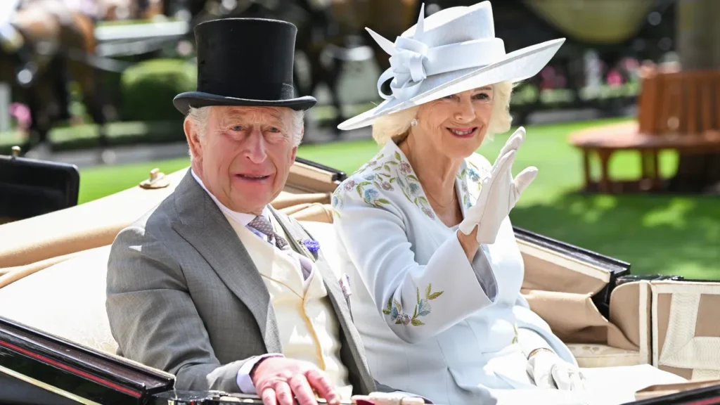 Chevaux, chapeaux et Harriet Sperling : la famille royale perpétue la tradition de la reine Elizabeth au Royal Ascot
