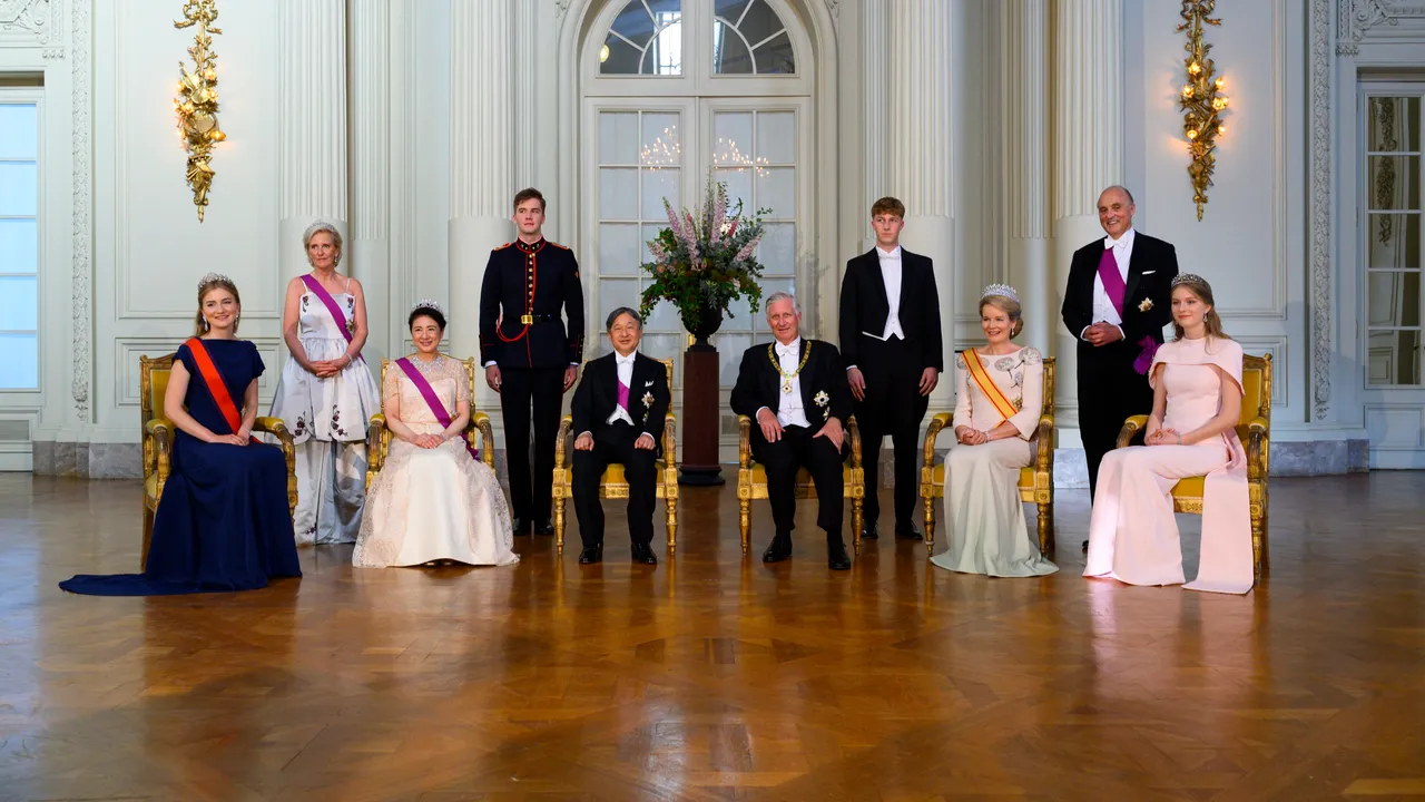 Le diadème scintillant de la princesse Eléonore, Armani Privé et bien d'autres tenues royales du banquet royal de Belgique