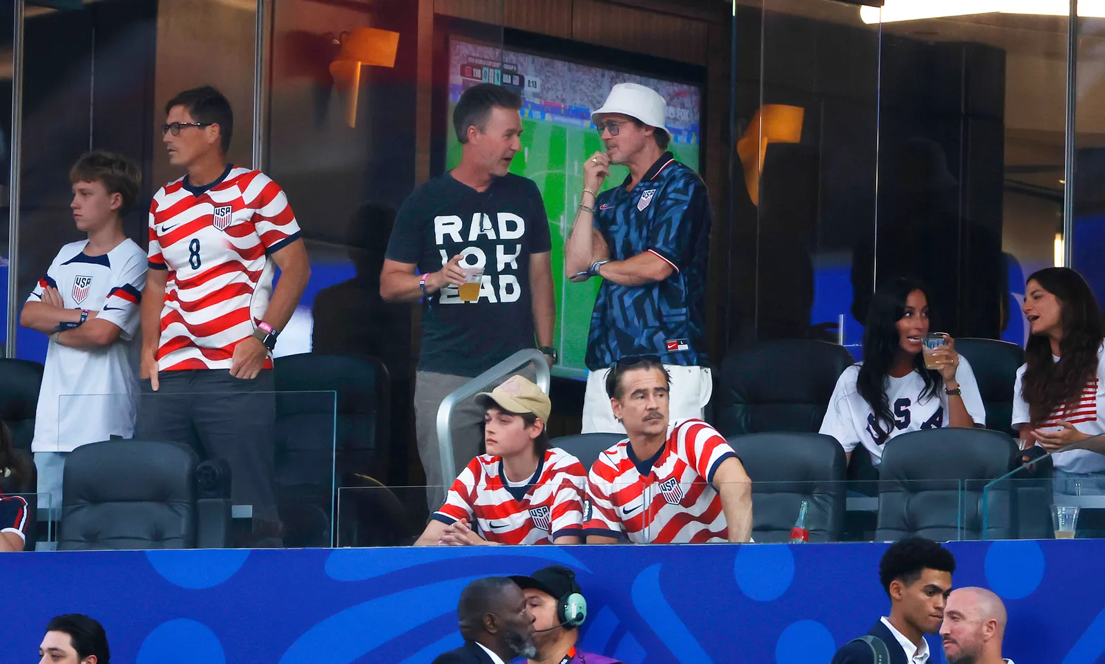 L'image peut contenir Colin Farrell Edward Norton Vêtements TShirt Casquette de baseball Chapeau Personne Adolescent Adulte et visage
