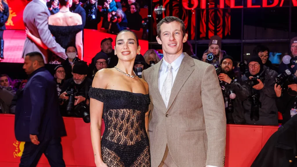 À l'intérieur de la lune de miel côtière italienne de Dua Lipa et Callum Turner
