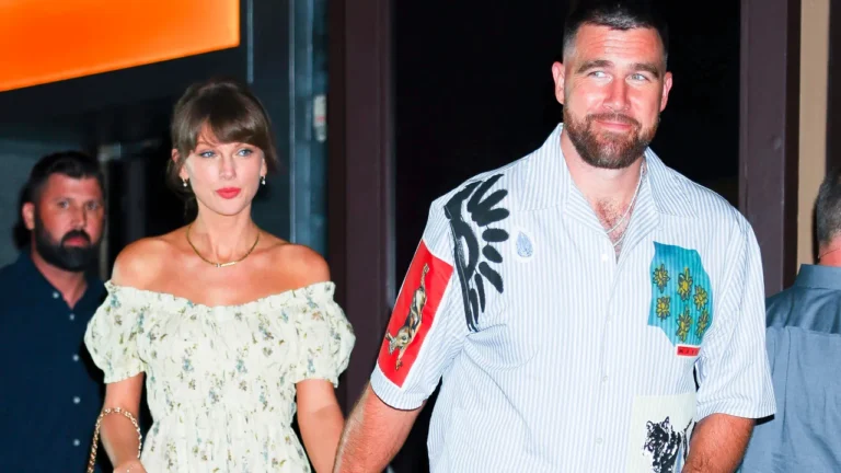 Taylor Swift et Travis Kelce sont mariés. Adam Sandler était leur célébrant.