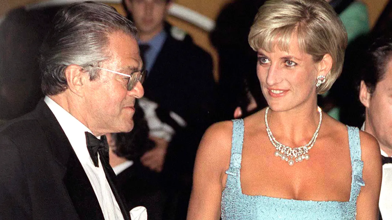 L'histoire tragique de la parure de bijoux inachevée en diamants et perles de la princesse Diana