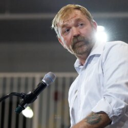 À l&rsquo;intérieur du bunker du Maine de Graham Platner alors qu&rsquo;il se battait pour rester dans la course au Sénat