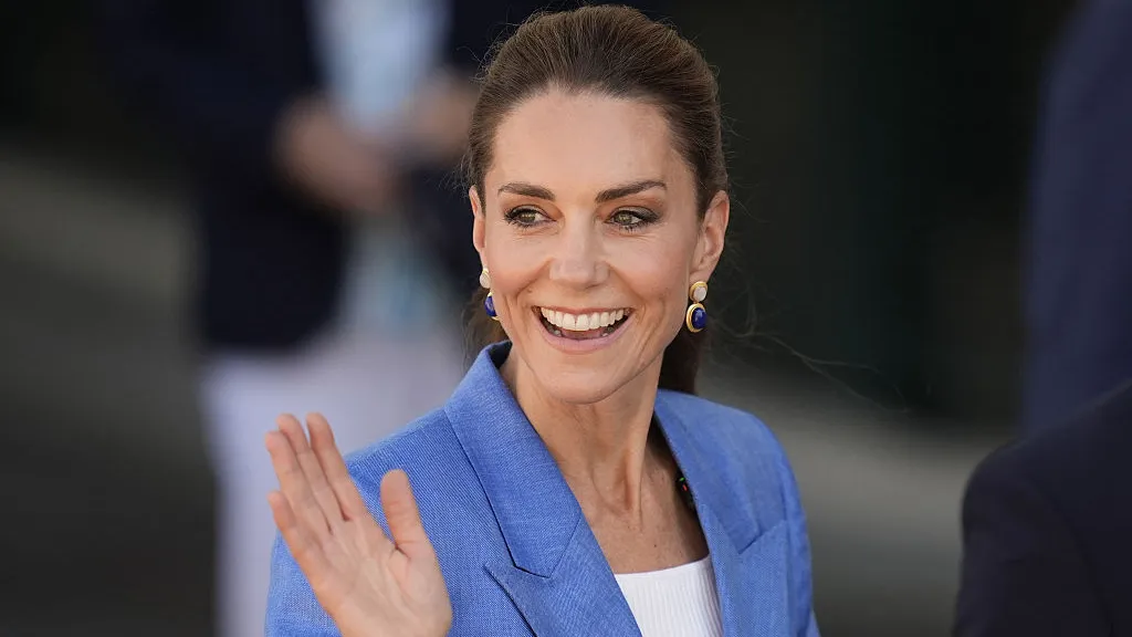 Kate Middleton accueille les fans et travaille au guichet des billets à Wimbledon