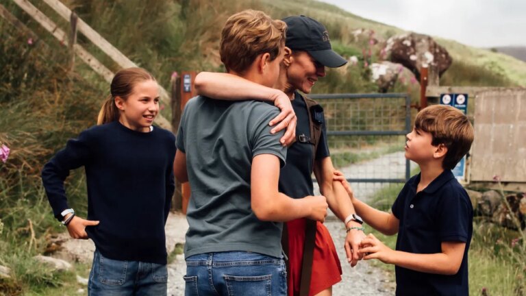 Kate Middleton partage un câlin avec le prince William sur la ligne d&rsquo;arrivée des Three Peaks