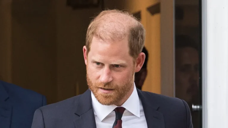 Le prince Harry a choisi le mauvais moment pour tenter de se réconcilier avec la monarchie