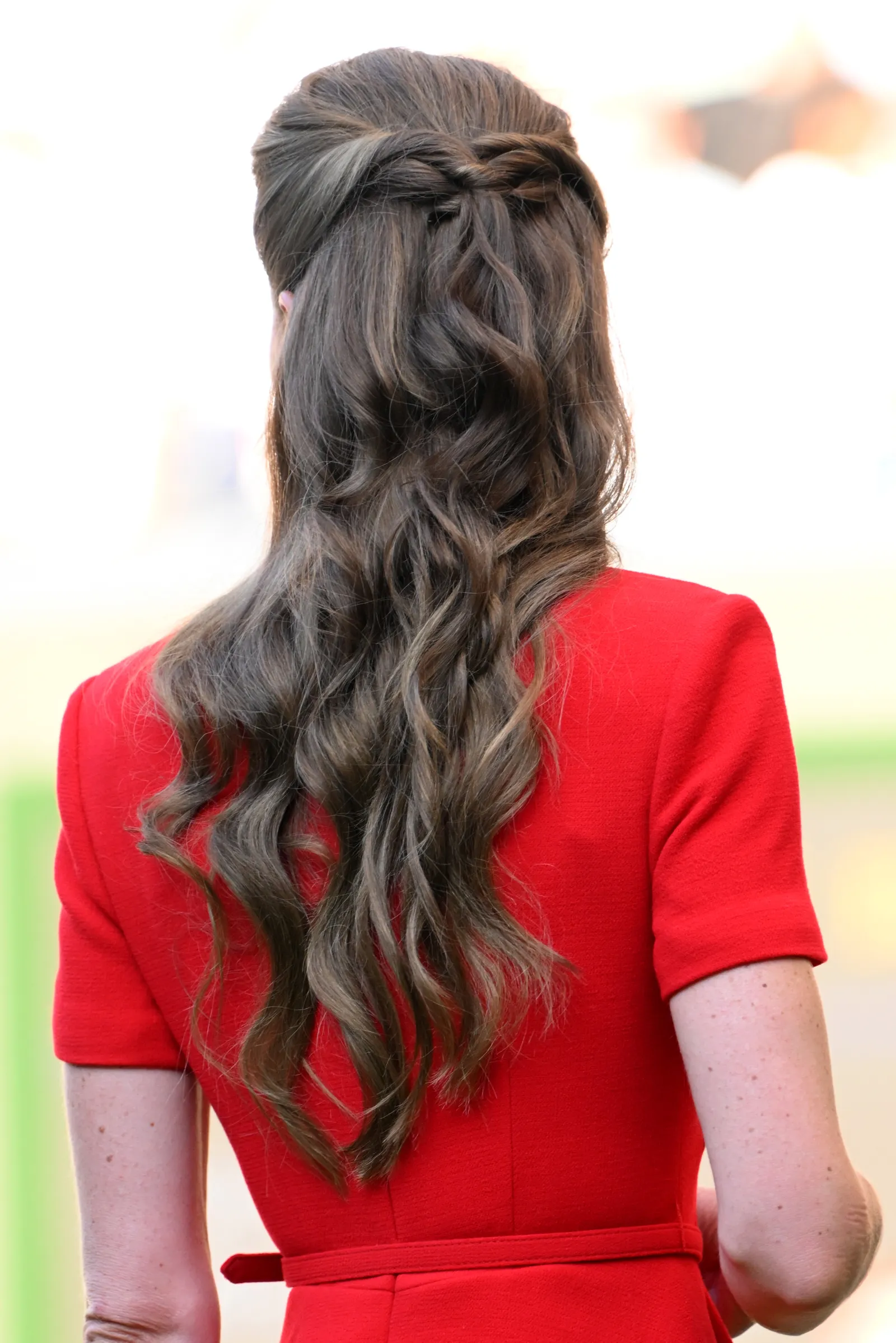 L'image peut contenir des cheveux, une personne et un adulte