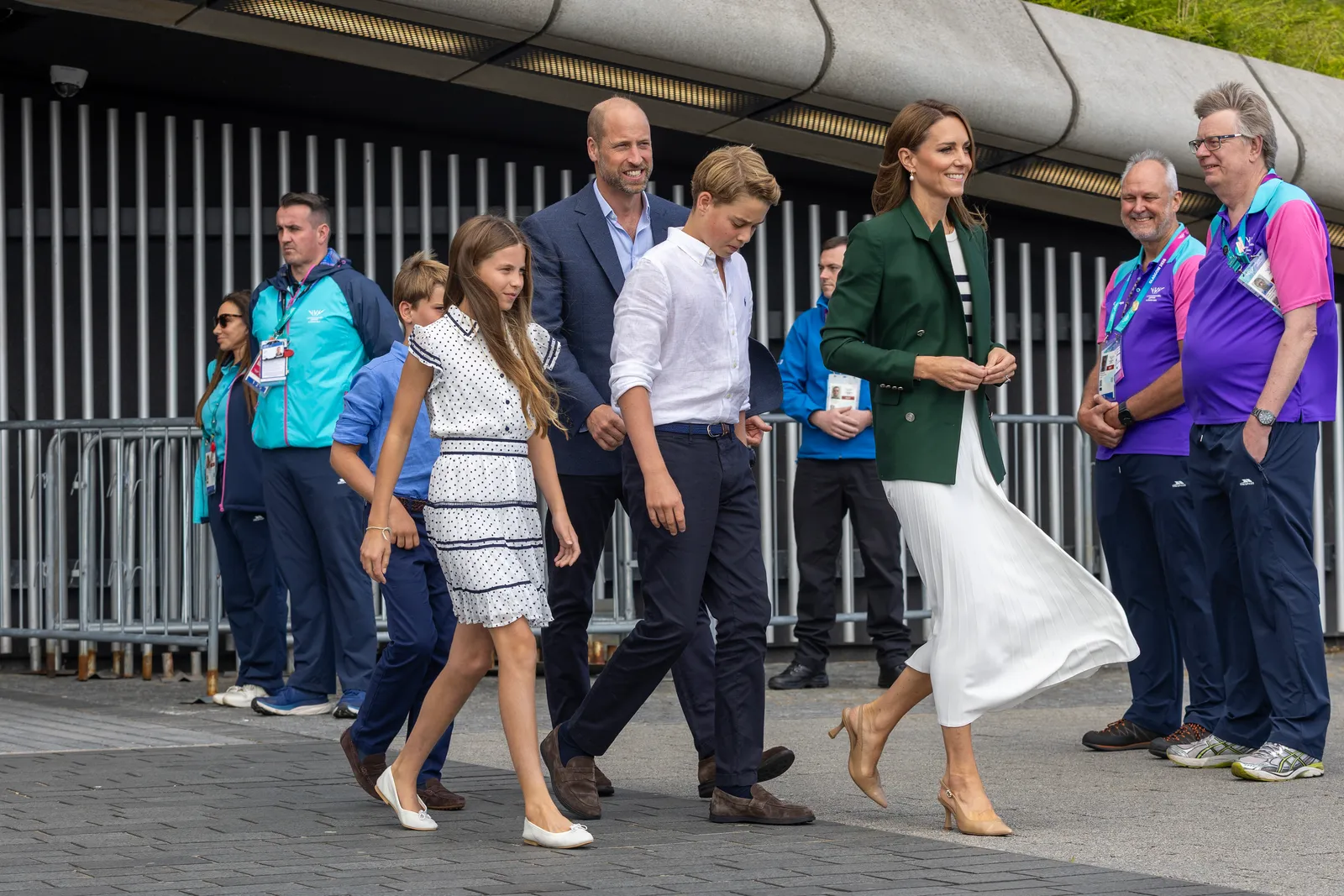 L'image contient peut-être Prince William Duc de Cambridge Prince George de Cambridge Personnes Adulte et Vêtements