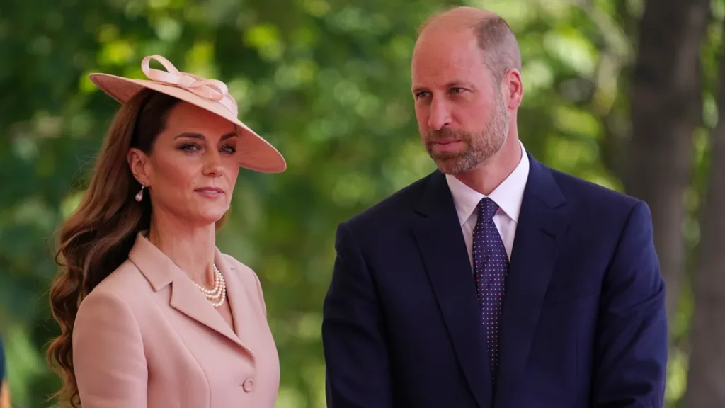 Kate Middleton et le prince William pourraient recourir à un « gentleman's Agreement » pour protéger le prince George à Eton

