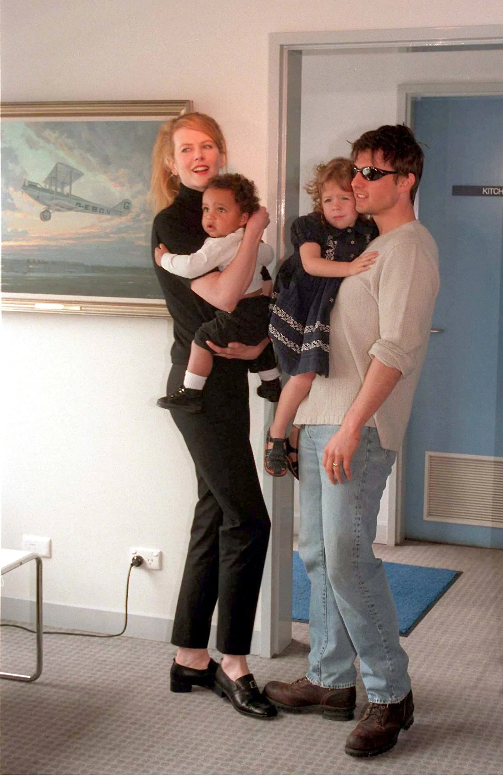 L'image peut contenir Tom Cruise Nicole Kidman Vêtements Pantalon Visage Tête Personne Photographie Portrait Jeans et chemisier