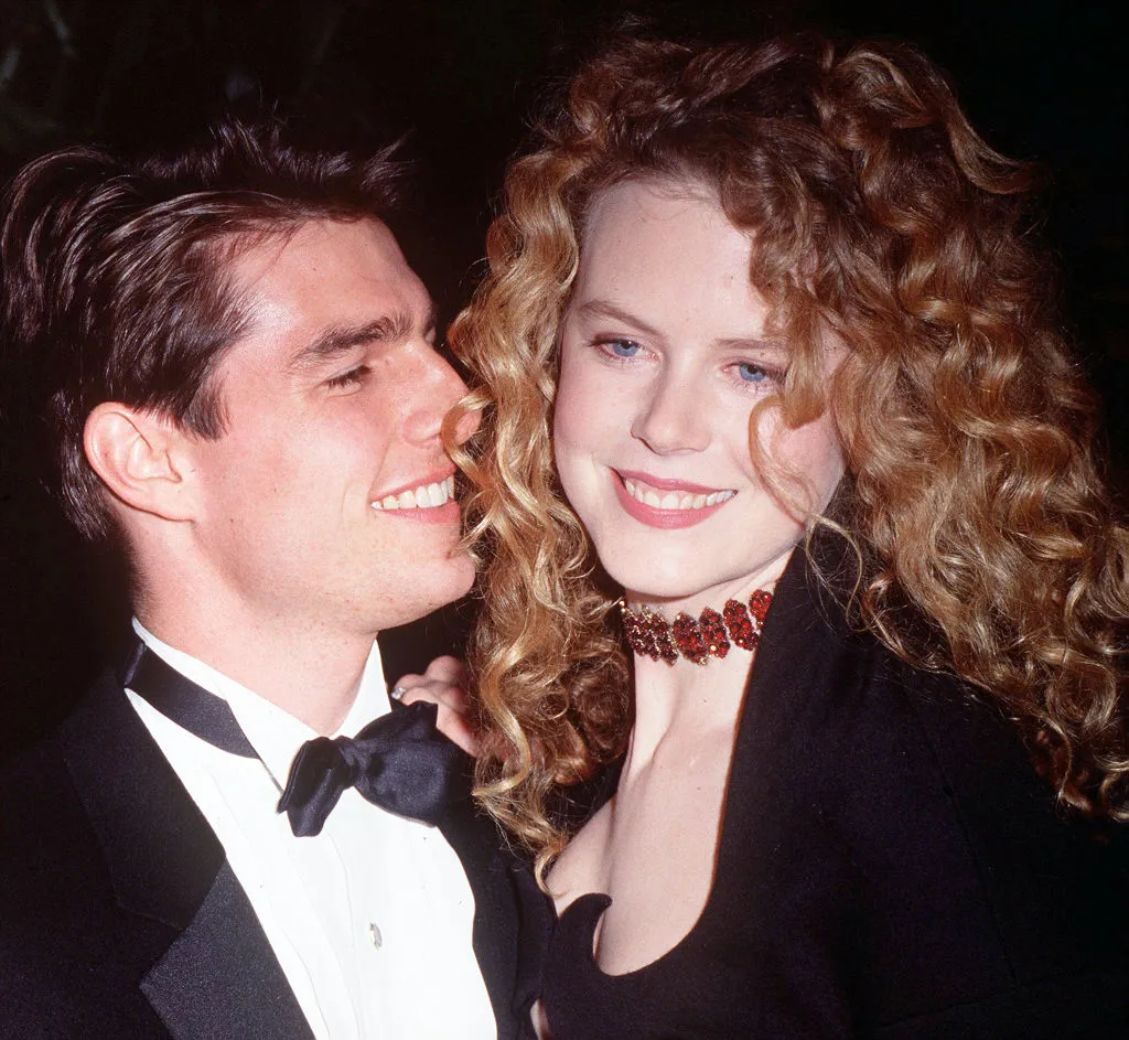 L'image peut contenir Nicole Kidman Tom Cruise Accessoires Tenue de soirée Cravate Visage Tête Personne Photographie et portrait