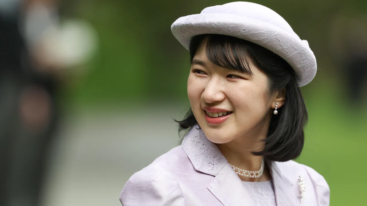 Princesse Aiko du Japon et infante Elena d'Espagne : les femmes dans la crise royale