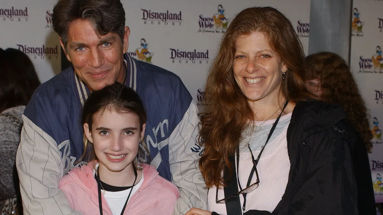 Eric Roberts parle de l'absence du mariage de sa fille Emma Roberts