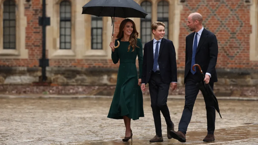 Prince George arrive pour son premier jour à Eton
