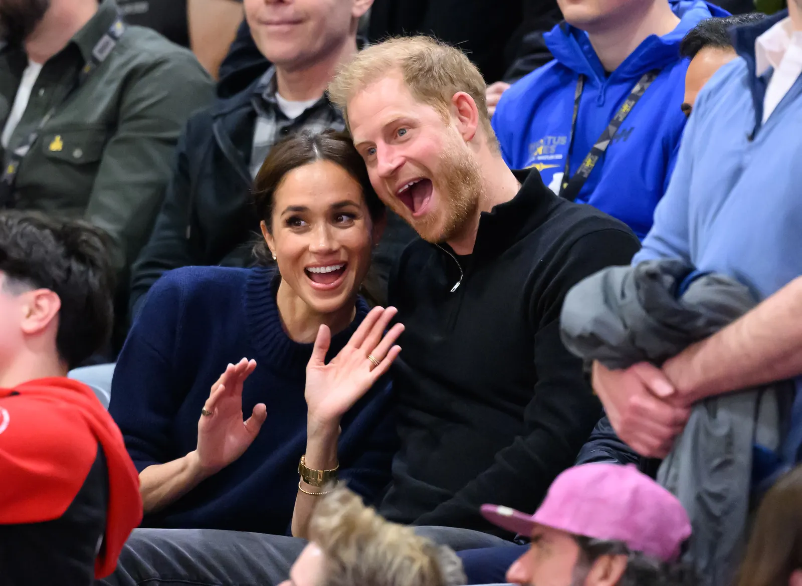 L'image peut contenir le prince Harry, duc de Sussex, Meghan, duchesse de Sussex, visage heureux et adulte.
