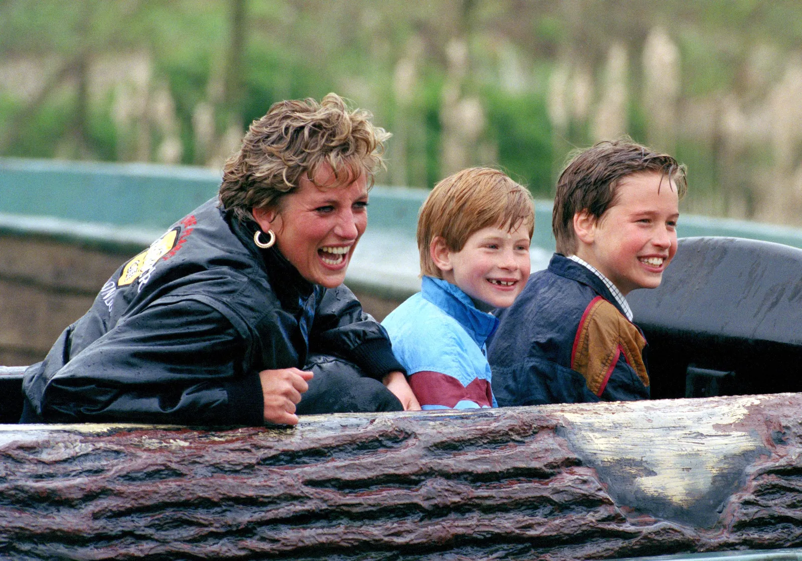 L'image peut contenir Diana, princesse de Galles, prince Harry, duc de Sussex, visage, personne, photographie et portrait.