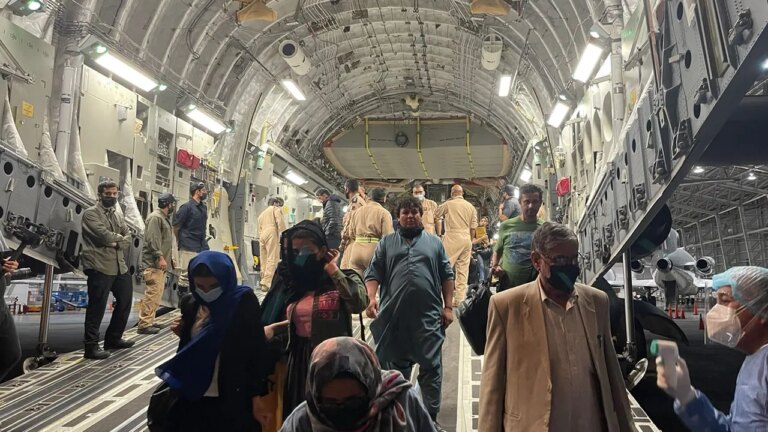 Dans le cadre de l&rsquo;évacuation déchirante de 124 Afghans selon le New York Times