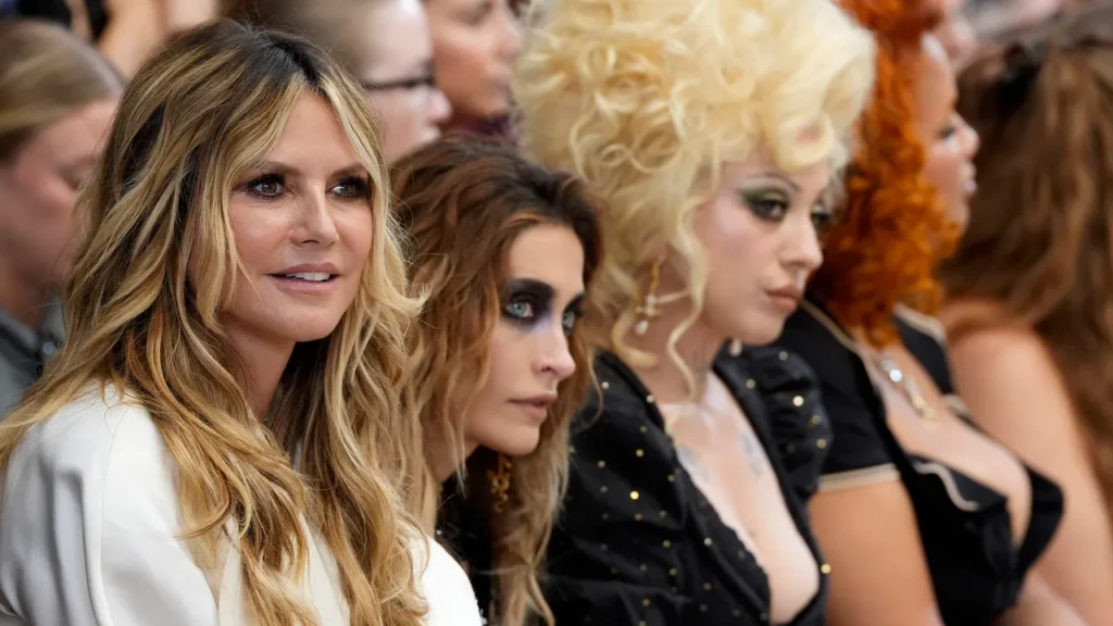 Tous les meilleurs looks des célébrités à la Fashion Week de Paris

