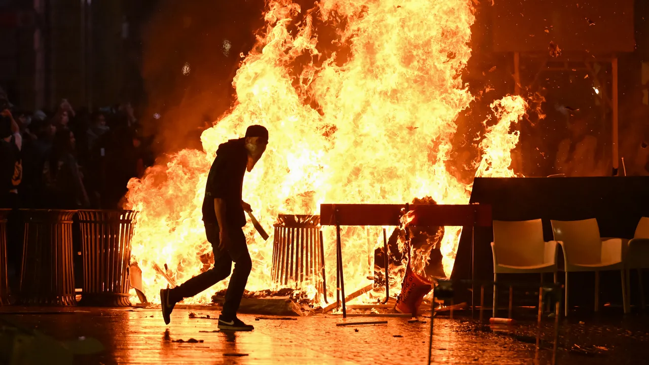Les manifestations contre la vie chère deviennent violentes à Milan