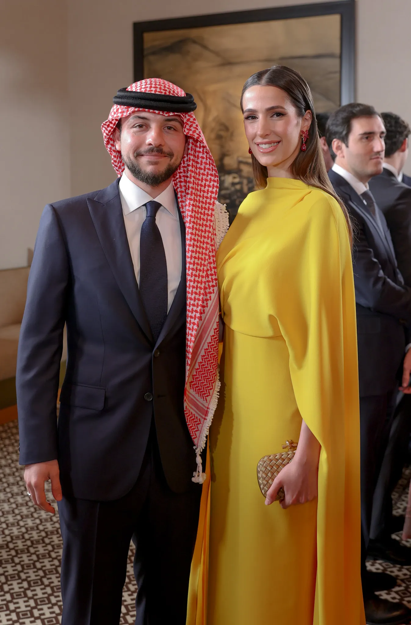 L'image peut contenir des personnes Personne Adulte Mode Blazer Vêtements Manteau Veste Tenue de soirée Costume Visage et tête