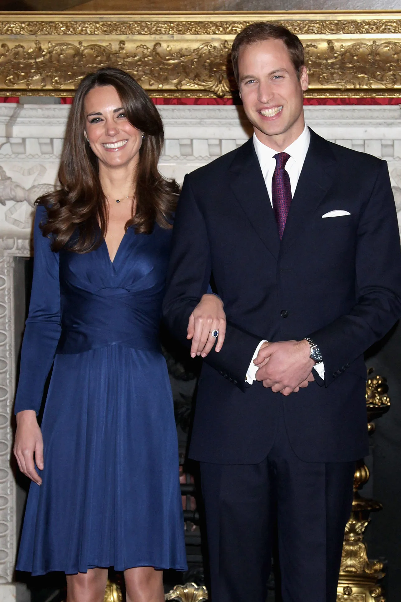L'image peut contenir le prince William duc de Cambridge Blazer Vêtements Manteau Veste Tenue de soirée Costume Robe et personne