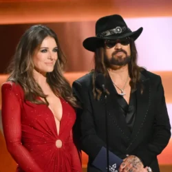 Elizabeth Hurley et Billy Ray Cyrus seraient fiancés