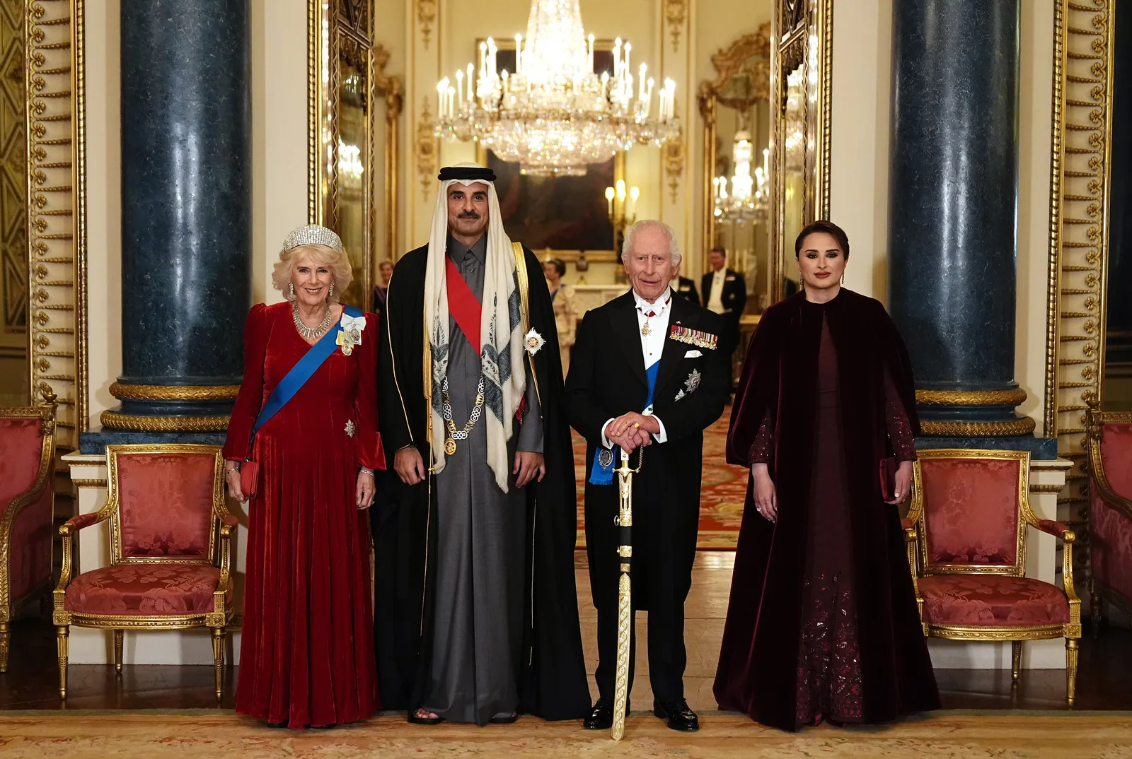 L'image contient peut-être Charles Prince de Galles Tamim bin Hamad Al Thani Maeve Kinkead Personne Adulte Personnes et Mariage