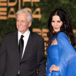 Michael Douglas se souvient de l&rsquo;ultimatum lancé par sa femme, Catherine Zeta-Jones : « Si nous voulons continuer ainsi, alors je veux que ce soit monogame »